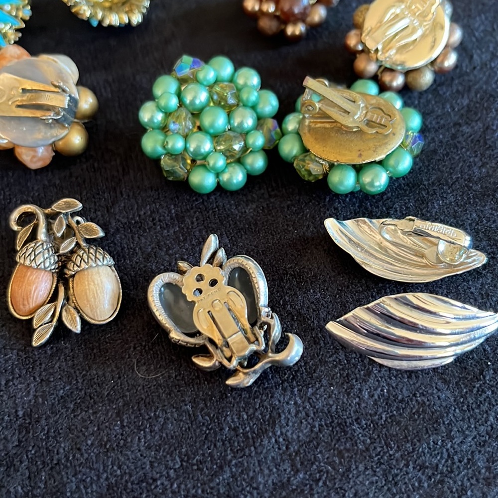Vintage clip earrings - Picture 4 of 5